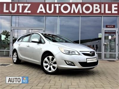 Second-hand Opel Astra Edition 164 CP (120 kW) 2012 Gri Break