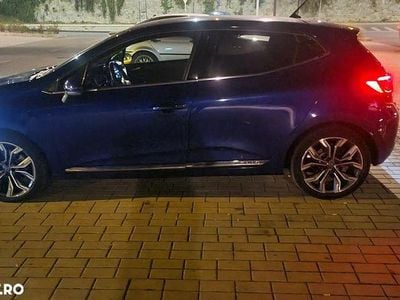 Second-hand Renault Clio V Intens 130 CP (95 kW) 2020 Culoarealbastru Hatchback