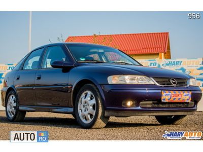 Second-hand Opel Vectra Edition 116 CP (85 kW) 1999 Albastru Hatchback