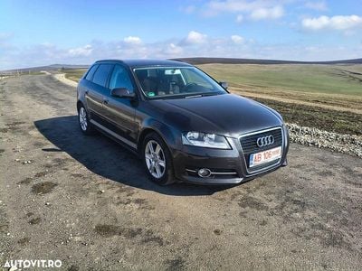 Second-hand Audi A3 Attraction 122 CP (89 kW) 2011 Culoaremaro Hatchback