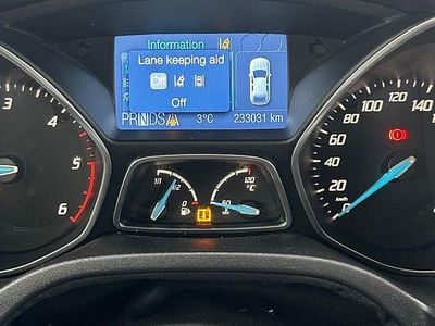 Culoarealb Utilizat 2011 Ford Focus Champions Edition Hatchback | 7.000 EUR (Scump)