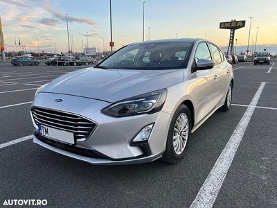 Second-hand Ford Focus Titanium 120 CP (88 kW) 2021 Culoareargint Hatchback