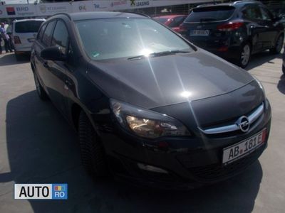 Negru Second-hand 2014 Opel Astra Break | 7.950 EUR (Scump)