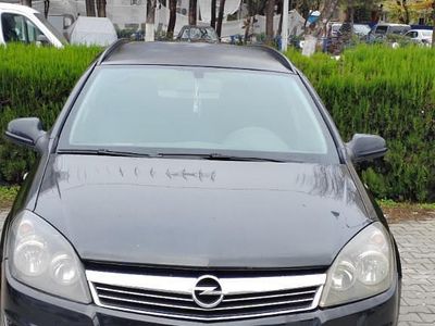 Negru Utilizat 2012 Opel Astra Break | 3.400 EUR (Preț OK)