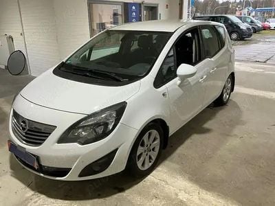 Second-hand Opel Meriva Innovation 110 CP (80 kW) 2013 Alb Monovolum