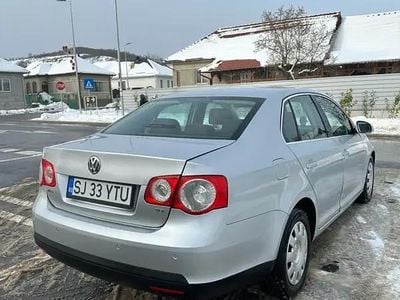 Gri Utilizat 2006 VW Jetta Berlinǎ | 2.350 EUR (Preț OK)