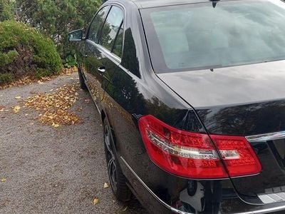 Culoarenegru Utilizat 2011 Mercedes E300 Avantgarde Berlinǎ | 13.000 EUR