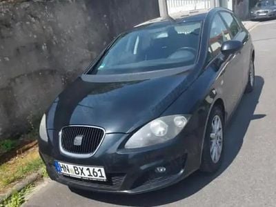 Second-hand Seat Leon 105 CP (77 kW) 2012 Negru Berlinǎ