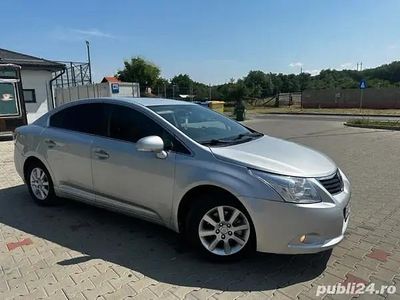 Second-hand Toyota Avensis 125 CP (91 kW) 2009 Argintiu Berlinǎ