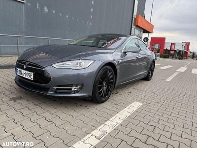 Second-hand Tesla Model S 225 kW (306 CP) 2014 Culoaregri Hatchback