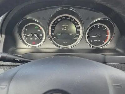 Second-hand Mercedes C220 170 CP (125 kW) 2010 Berlinǎ