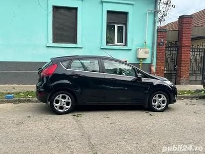 Negru Second-hand 2010 Ford Fiesta Hatchback | 3.300 EUR (Preț bun)