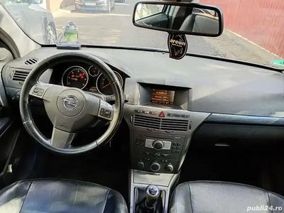 Utilizat 2005 Opel Astra Hatchback | 2.000 EUR (Puțin scump)