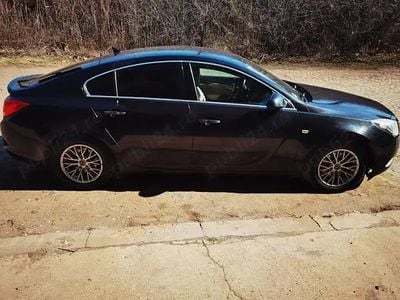 Second-hand Opel Insignia 160 CP (117 kW) 2010 Negru Hatchback