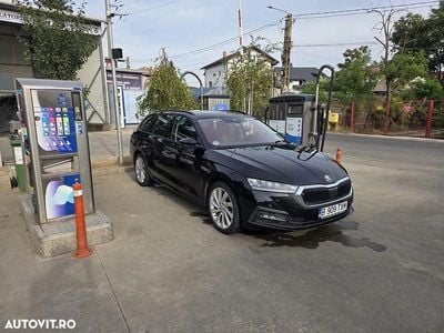 Second-hand Skoda Octavia Clever 204 CP (150 kW) 2021 Culoarenegru Break