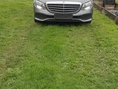 Mercedes E200