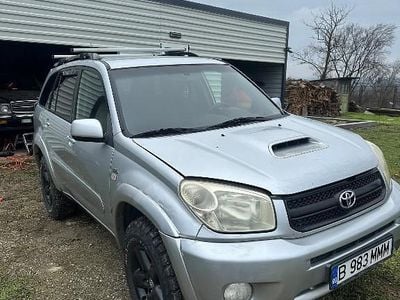 Second-hand Toyota RAV4 116 CP (85 kW) 2004 Argintiu SUV