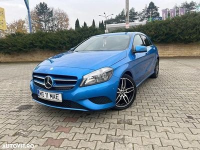 Second-hand Mercedes A180 122 CP (89 kW) 2013 Culoarealbastru Hatchback