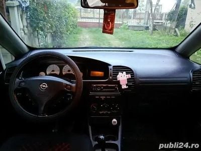 Negru Second-hand 2000 Opel Zafira Monovolum | 1.250 EUR