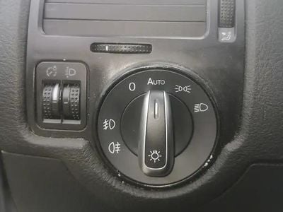 Gri Utilizat 2002 VW Golf IV Hatchback | 1.000 EUR (Preț OK)