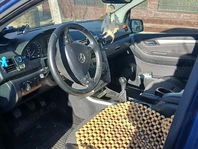 Second-hand Mercedes 180 145 CP (106 kW) 2011 Berlinǎ