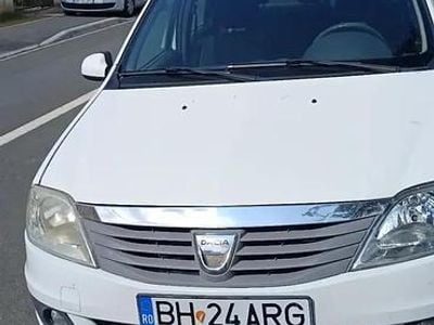 Second-hand Dacia Logan 65 CP (47 kW) 2012 Alb Berlinǎ