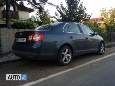Albastru Utilizat 2007 VW Jetta Berlinǎ | 4.650 EUR (Scump)