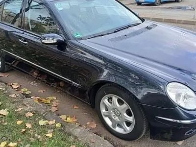 Albastru Utilizat 2005 Mercedes E200 Berlinǎ | 7.500 EUR