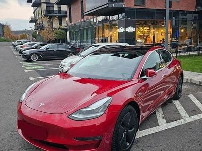 Culoarerosu Utilizat 2019 Tesla Model 3 Berlinǎ | 18.900 EUR (Super Preț)