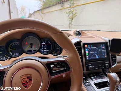 Culoarealb Utilizat 2017 Porsche Cayenne SUV | 33.000 EUR
