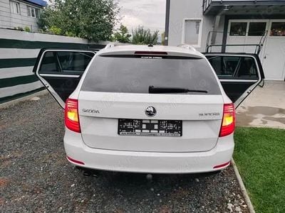 Alb Utilizat 2015 Skoda Superb Break | 11.000 EUR (Puțin scump)