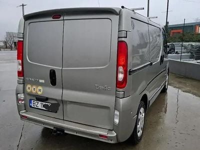 Second-hand Renault Trafic 115 CP (84 kW) 2012 Gri Monovolum