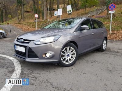 Maro metalizat Utilizat 2012 Ford Focus Titanium Break | 7.370 EUR
