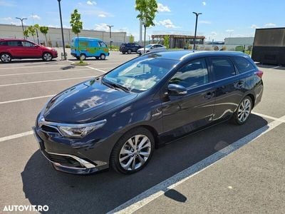 Toyota Auris Hybrid