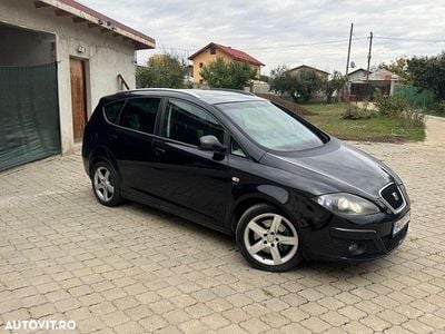 Culoarenegru Utilizat 2010 Seat Altea XL Monovolum | 3.999 EUR (Preț OK)