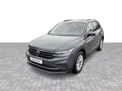 Second-hand VW Tiguan Life 150 CP (110 kW) 2023 Gri mediu  normal SUV