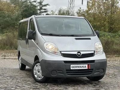 Gri Utilizat 2010 Opel Vivaro Design Edition Monovolum | 9.170 EUR (Puțin scump)