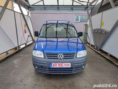 second-hand VW Caddy 7 locuri 1.9 tdi 105 cp cash rate fixe