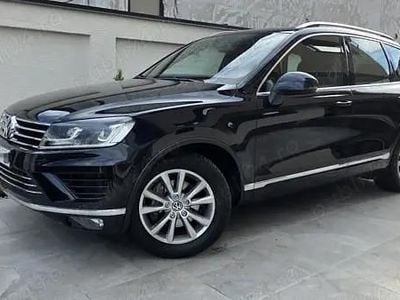 Culoarealbastru Utilizat 2015 VW Touareg Edition SUV | 16.900 EUR (Preț bun)