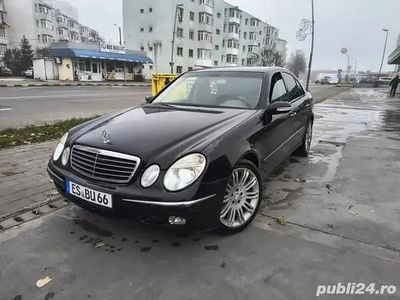 Utilizat 2006 Mercedes 220 | 1.650 EUR