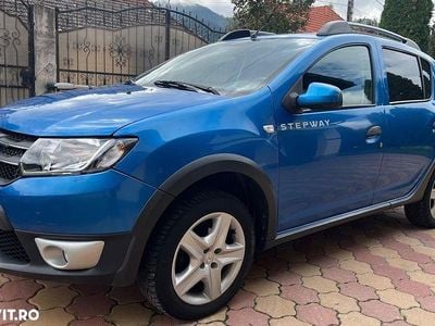 Second-hand Dacia Sandero Stepway 90 CP (66 kW) 2015 Culoarealbastru Hatchback