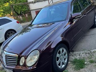 Utilizat 2007 Mercedes 220 Berlinǎ | 4.200 EUR
