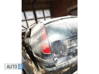 Albastru marin Utilizat 2000 Renault Laguna Break | 300 EUR