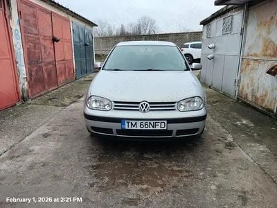 Gri Second-hand 2002 VW Golf IV Hatchback | 800 EUR (Preț bun)