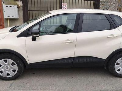 Second-hand Renault Captur Expression 90 CP (66 kW) 2015 Culoaremaro SUV
