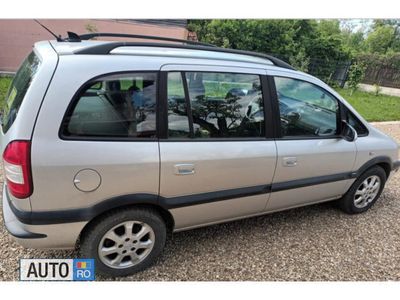 Auriu Utilizat 2003 Opel Zafira Monovolum | 2.600 EUR