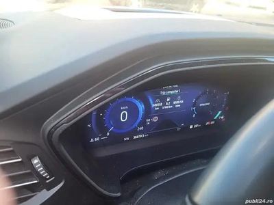 Rosu Utilizat 2022 Ford Kuga SUV | 18.900 EUR (Preț bun)