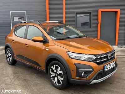Second-hand Dacia Sandero Essentiel 90 CP (66 kW) 2022 Culoareportocaliu