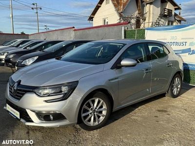 Culoareargint Utilizat 2016 Renault Mégane III Intens Break | 8.900 EUR (Scump)