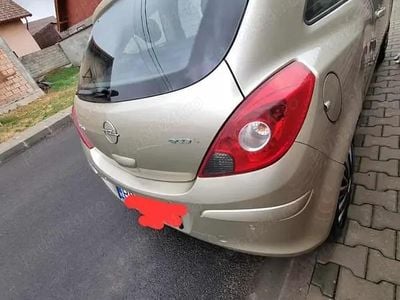 Galben Utilizat 2008 Opel Corsa Hatchback | 2.500 EUR (Puțin scump)